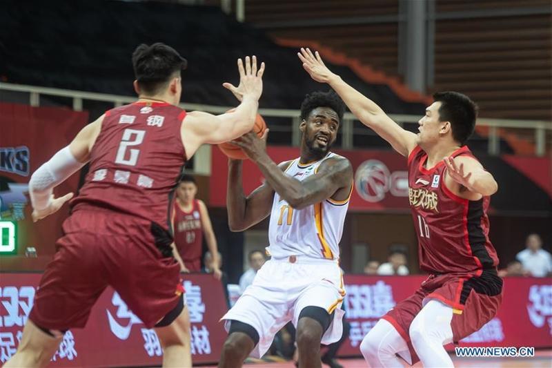 场均超一球！拉菲尼亚本赛季欧冠至今出场7次打.